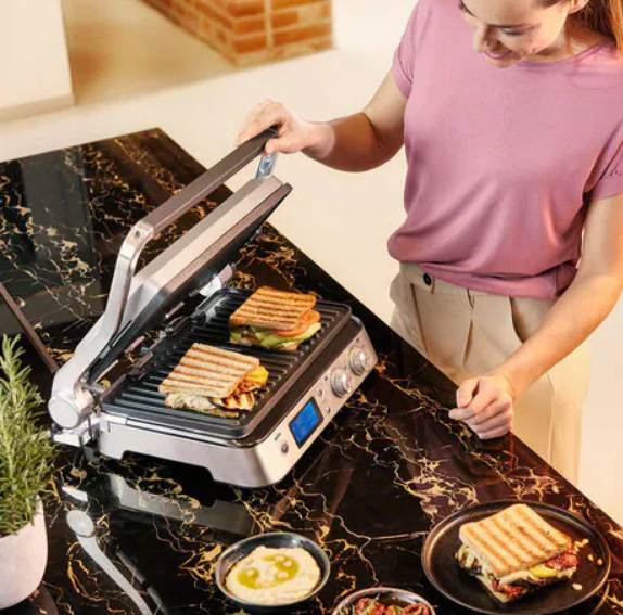 Uniwersalny grill elektryczny