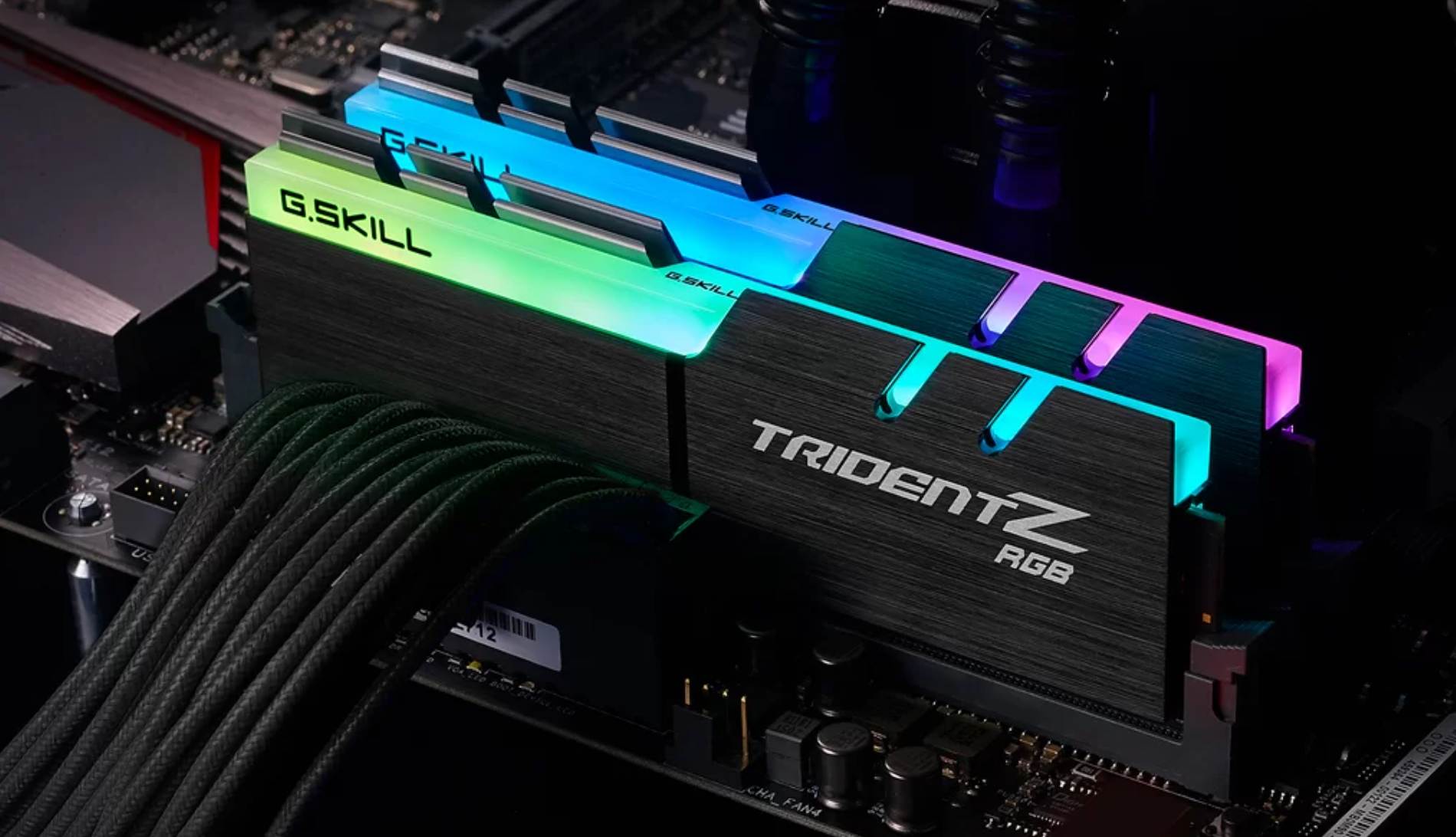 Czarna pamięć RAM DDR4 RGB