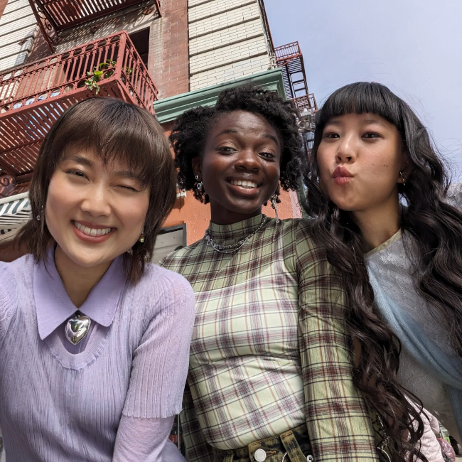 Google Pixel 8a — funkcja Najlepsze ujęcie poprawiająca zdjęcia grupowe