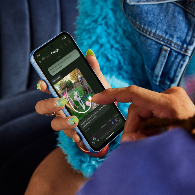 Google Pixel 8a — funkcja Zakreśl, by wyszukać działająca na ekranie