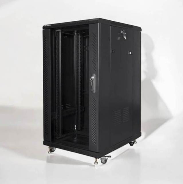 Solidna szafa rack