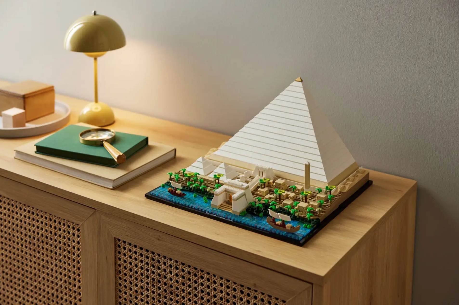 Piramida LEGO Architecture
