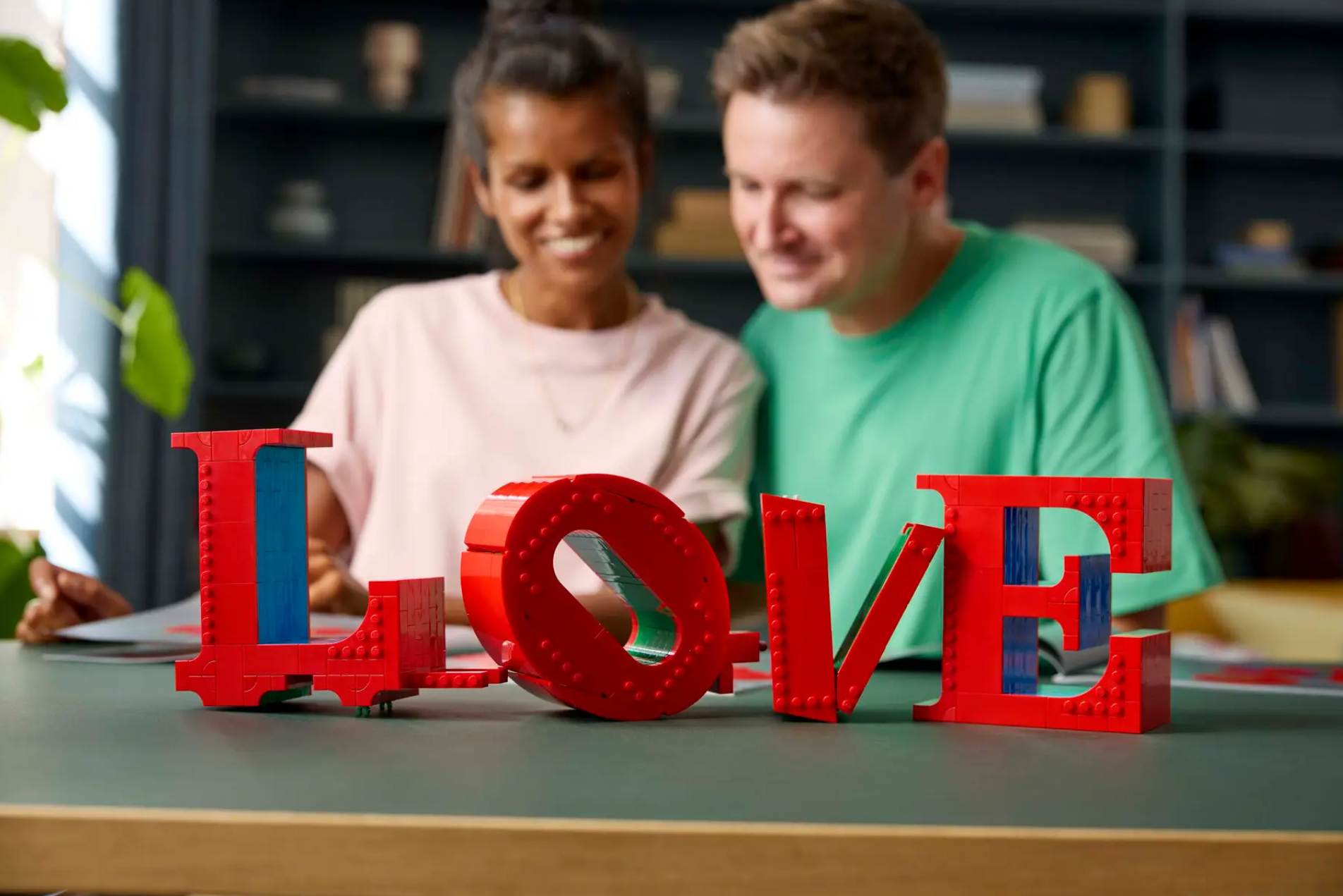 Napis LOVE LEGO