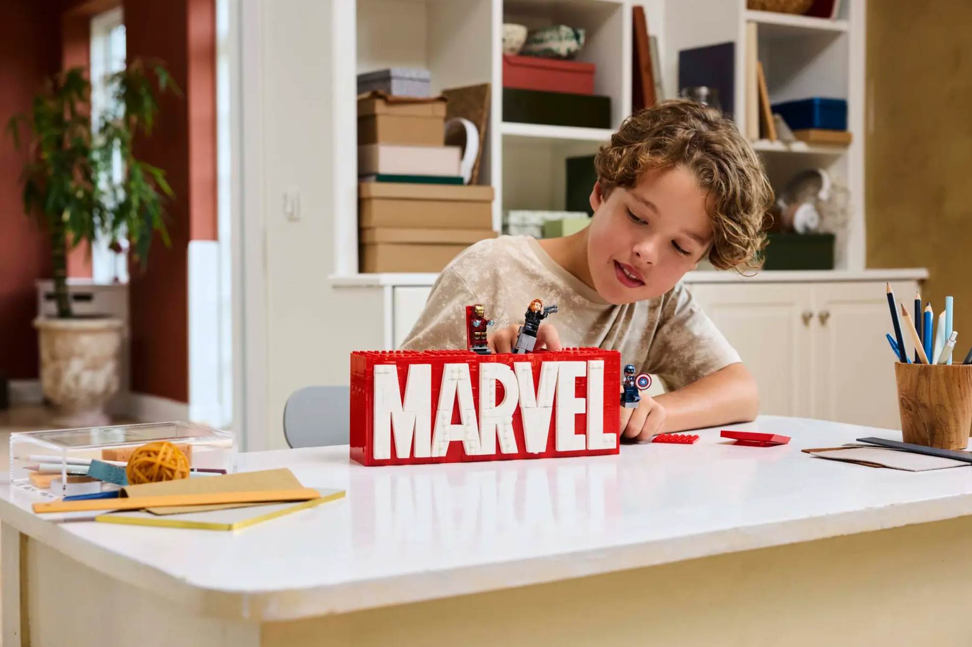 Logo Marvel LEGO