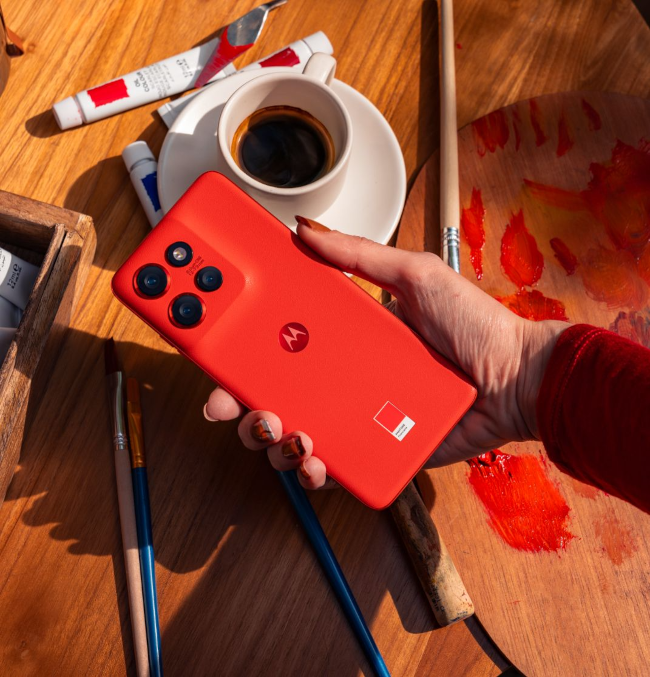 motorola edge 50 - szybkie ładowanie