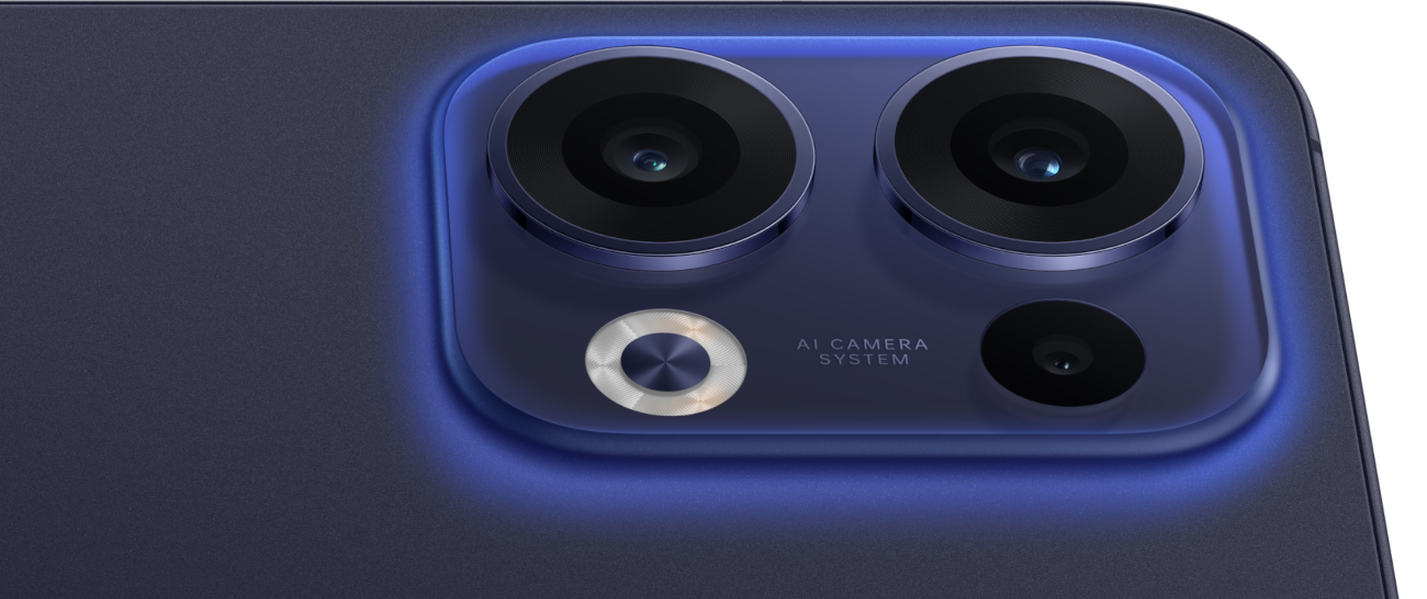 OPPO Reno 13 5G — szklane plecki z subtelnym przejściem do modułu aparatów