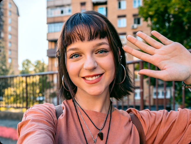 Samsung Galaxy S25 FE — przedni aparat 12 MP do wyraźnych selfie