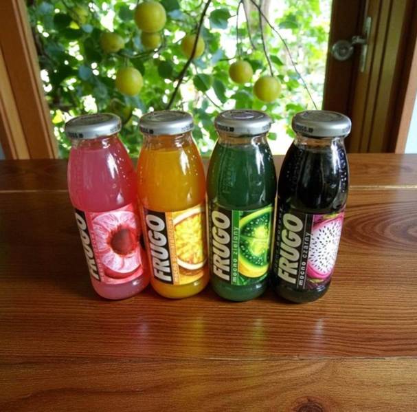 Kolorowe napoje Frugo