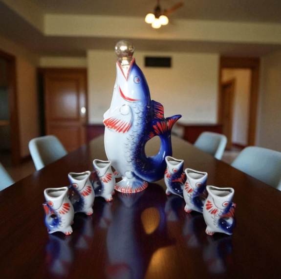 Szklana rybka z porcelany