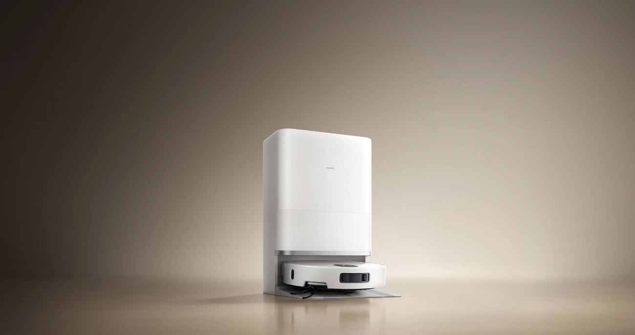 Xiaomi Robot Vacuum 5 — robot sprzątający widoczny z góry z dokiem ładowania